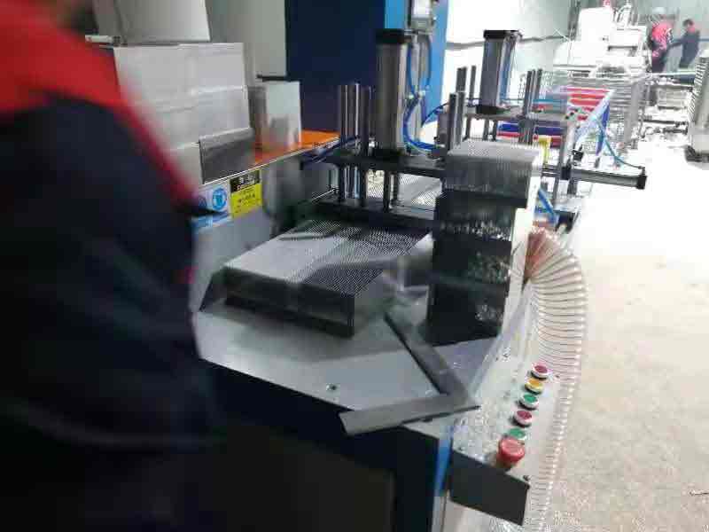 鋁型材散熱器切割最怕毛刺卷邊？帶你走進我司客戶現場